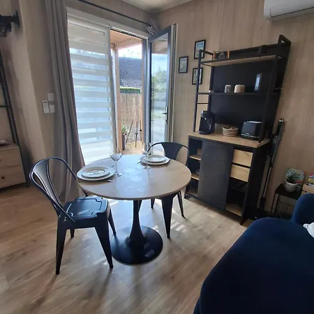 Apartman La De Camille Pithon